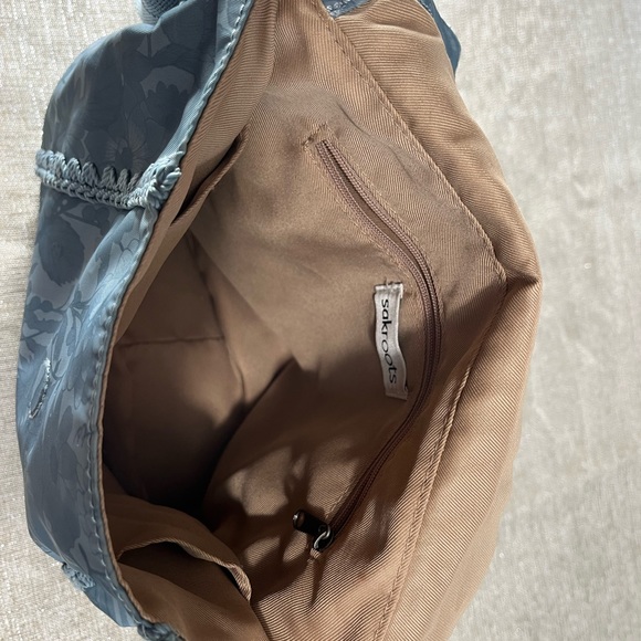 Sakroots beautiful blue pocketbook. Measures 12” W by 10” D. Excellent condition - Picture 3 of 4